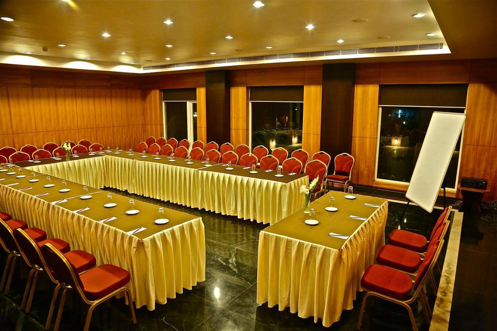 La Franklin Hotel Bhubaneswar Extérieur photo