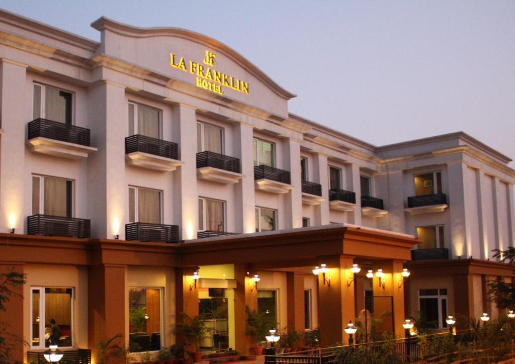 La Franklin Hotel Bhubaneswar Extérieur photo