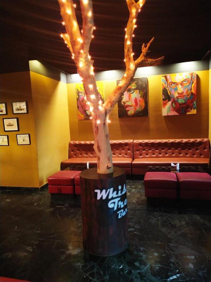 La Franklin Hotel Bhubaneswar Extérieur photo
